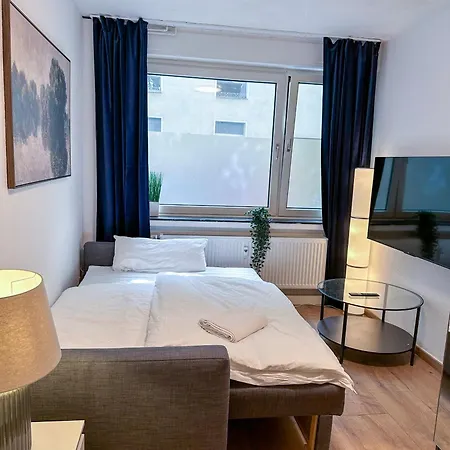 With Kitchen, Bed, Sofa * Essen