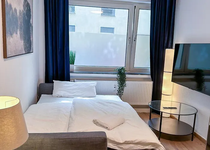 With Kitchen, Bed, Sofa * Essen